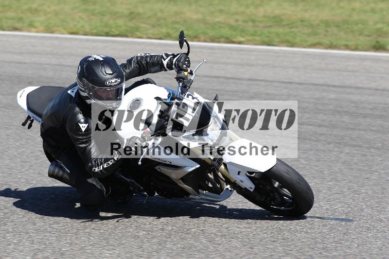 Archiv-2025/48 25.08.2025 Cornu Master School ADR/gruen-vert/113